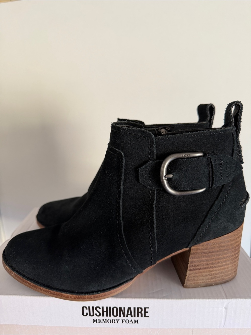 UGG Leahy Black Suede Ankle Boots Block Heel Size 8.5